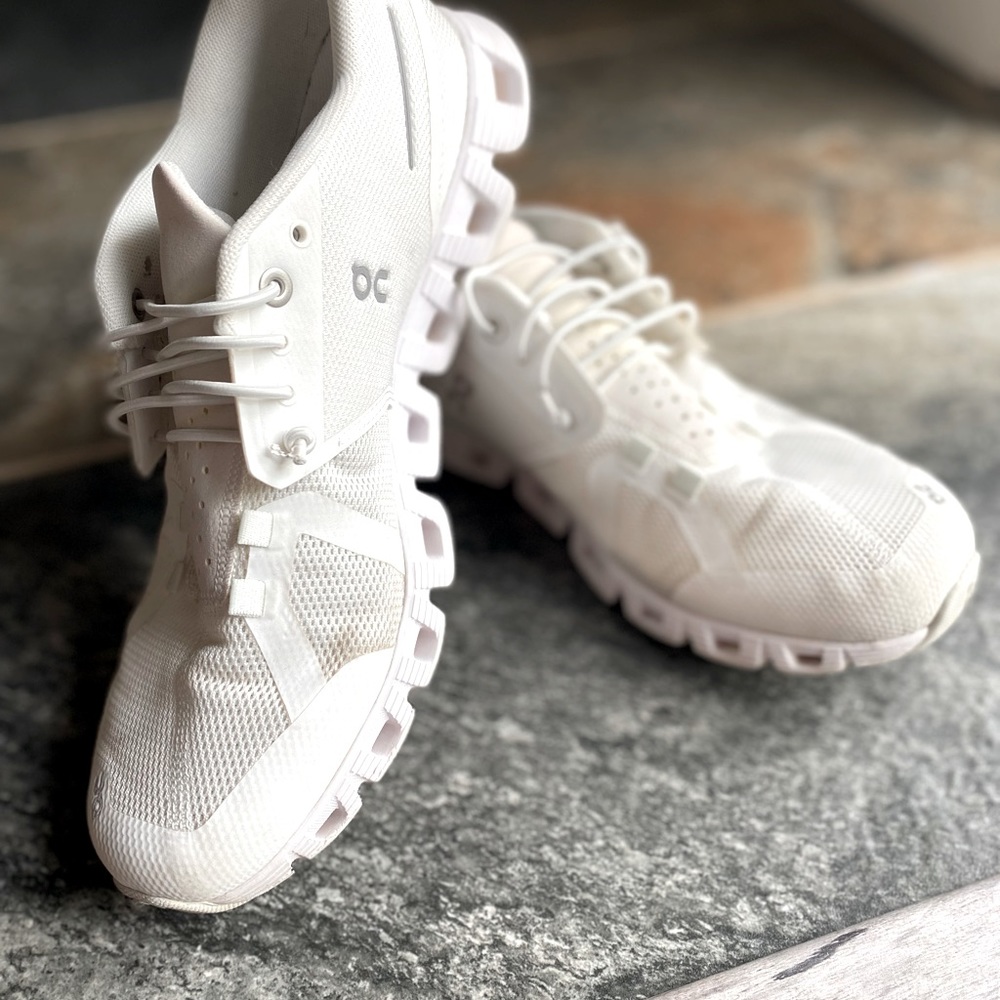On Cloud 5 women's size 9 all white